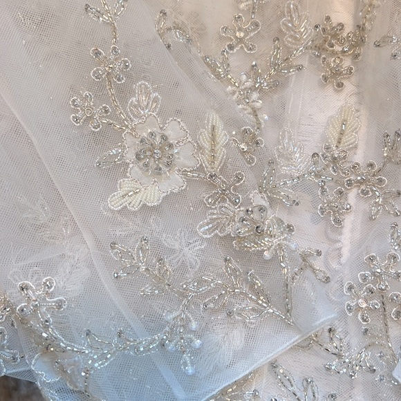 Blossom Veils and Accessories by Enaura Bolero - Picture 4 of 6